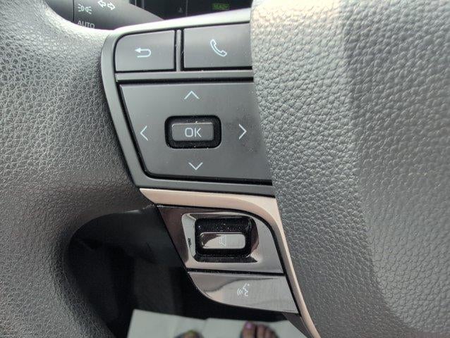 2025 Toyota Camry LE (SE)