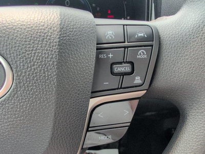 2025 Toyota Camry LE (SE)