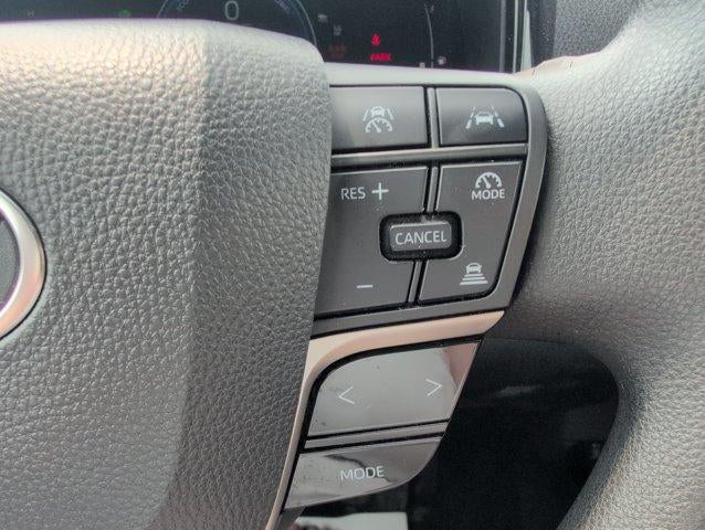 2025 Toyota Camry LE (SE)
