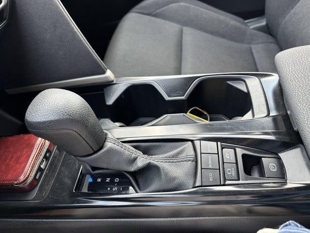 2025 Toyota Camry LE (SE)