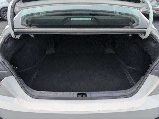 2025 Toyota Camry LE (SE)