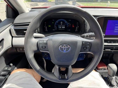 2025 Toyota Camry LE (SE)