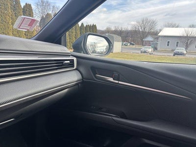 2025 Toyota Camry SE (SE)