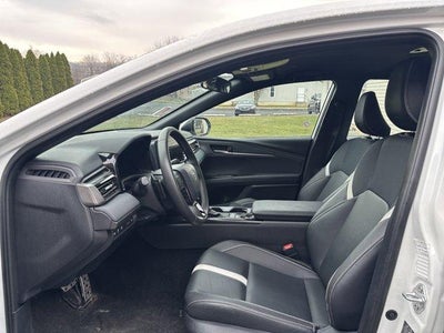 2025 Toyota Camry SE (SE)