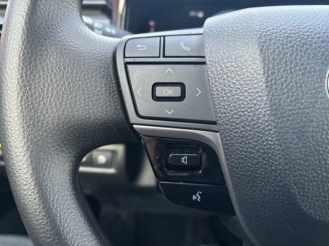 2025 Toyota Camry LE (SE)