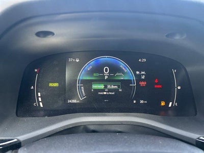 2025 Toyota Camry LE (SE)