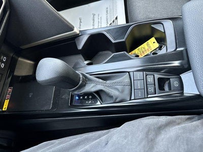 2025 Toyota Camry LE (SE)