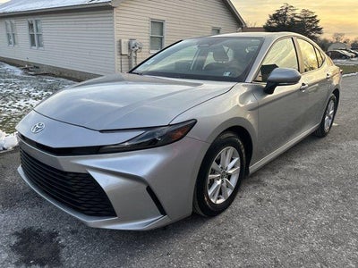 2025 Toyota Camry LE (SE)