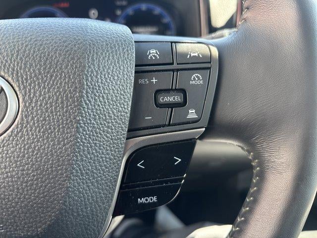 2025 Toyota Camry XLE AWD (Natl)