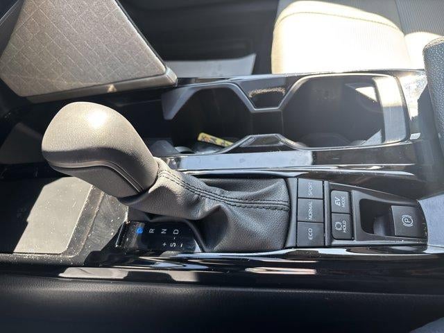 2025 Toyota Camry XLE AWD (Natl)