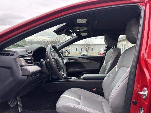 2025 Toyota Camry SE AWD (Natl)