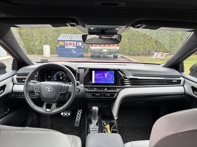 2025 Toyota Camry SE AWD (Natl)