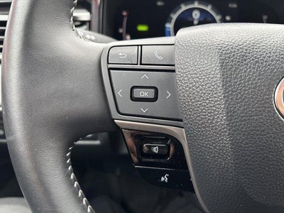 2025 Toyota Camry SE AWD (Natl)