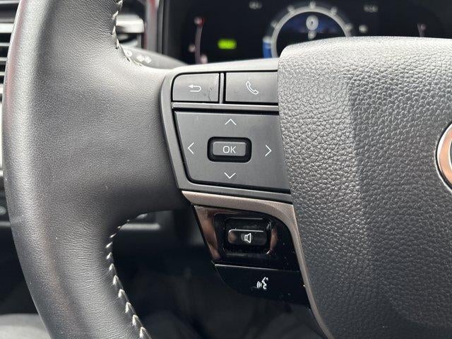 2025 Toyota Camry SE AWD (Natl)