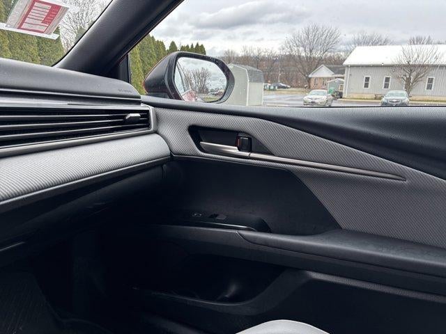 2025 Toyota Camry SE AWD (Natl)