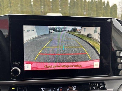 2025 Toyota Camry SE AWD (Natl)