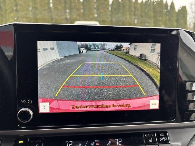 2025 Toyota Camry SE AWD (Natl)