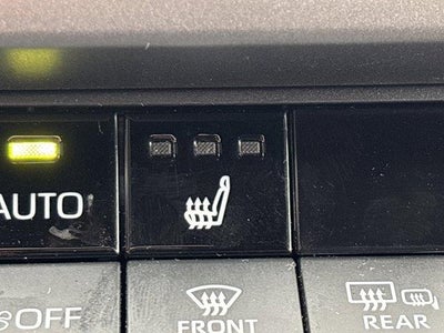 2025 Toyota Camry SE AWD (Natl)