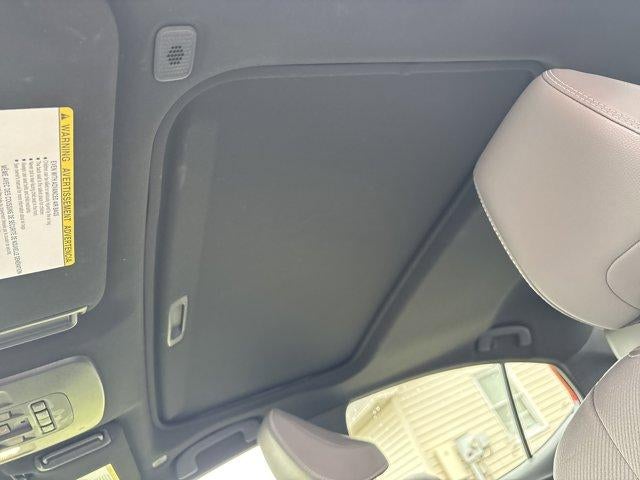 2025 Toyota Camry SE AWD (Natl)