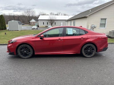 2025 Toyota Camry SE AWD (Natl)