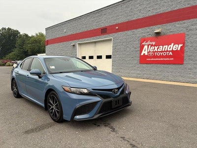 2024 Toyota Camry SE Auto (SE)