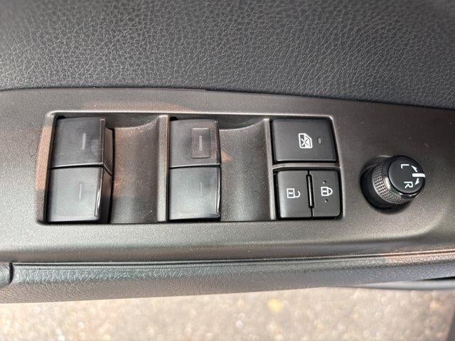 2024 Toyota Camry SE Auto (SE)