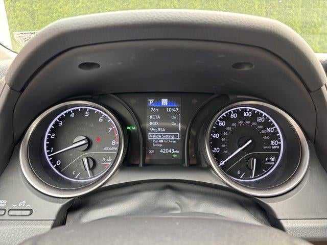 2024 Toyota Camry SE Auto (SE)