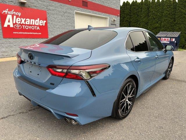 2024 Toyota Camry SE Auto (SE)