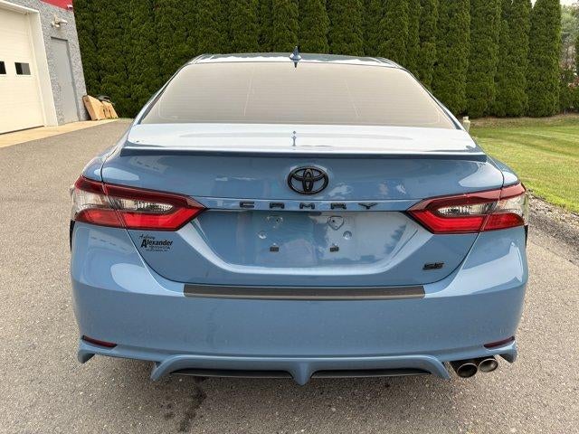 2024 Toyota Camry SE Auto (SE)