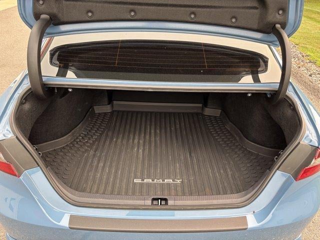 2024 Toyota Camry SE Auto (SE)