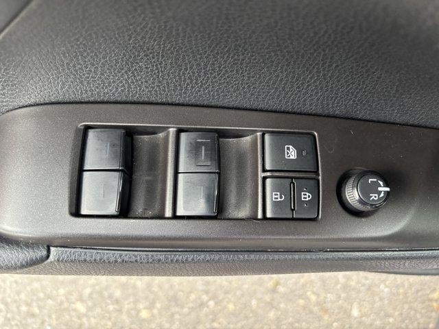 2023 Toyota Camry SE Auto (SE)
