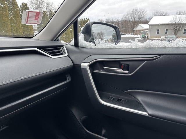 2025 Toyota RAV4 Hybrid XLE AWD (Natl)