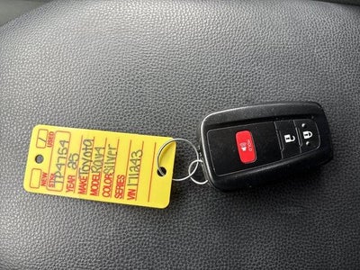 2025 Toyota RAV4 Hybrid XLE AWD (Natl)