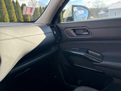 2024 Nissan Pathfinder SV 4WD