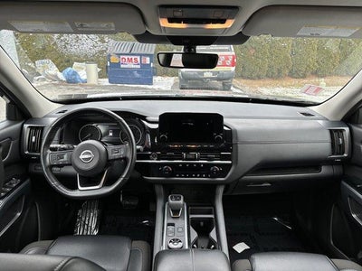 2024 Nissan Pathfinder SL 4WD