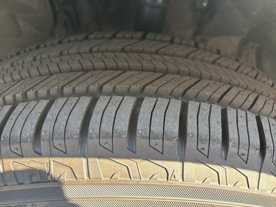 2024 Toyota Highlander LE AWD (SE)