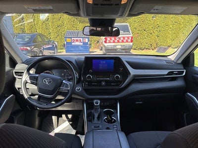 2024 Toyota Highlander LE AWD (SE)