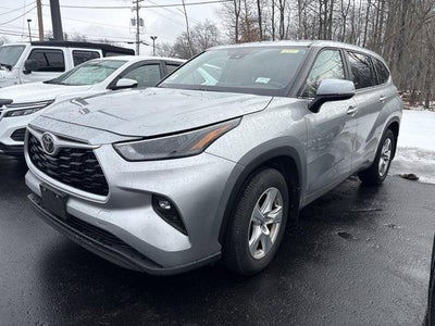 2024 Toyota Highlander LE AWD (SE)