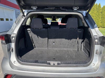 2024 Toyota Highlander LE AWD (SE)