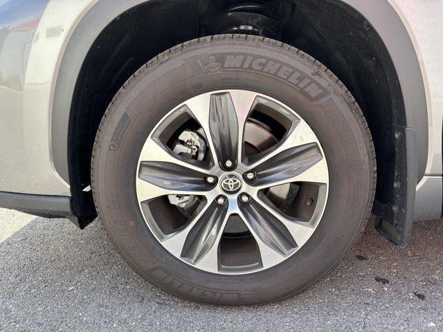 2026 Toyota Highlander XLE AWD (Natl)