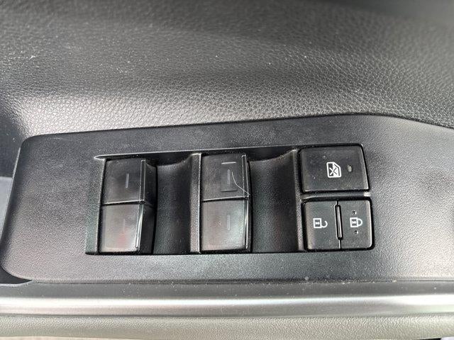 2024 Toyota Highlander LE AWD (SE)