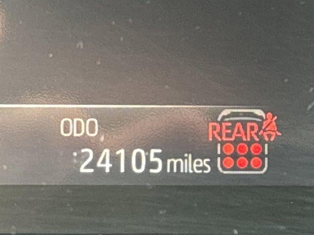 2024 Toyota Highlander LE AWD (SE)