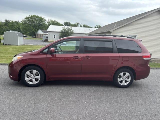 2013 Toyota Sienna 5dr 8-Pass Van V6 LE FWD (Natl)