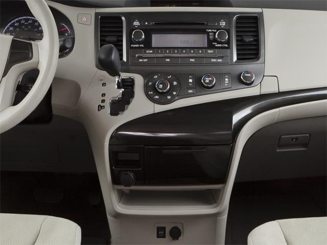 2013 Toyota Sienna 5dr 8-Pass Van V6 LE FWD (Natl)