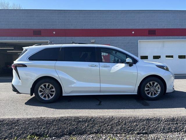 2025 Toyota Sienna XLE AWD 7-Passenger (Natl)