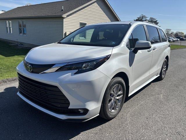 2025 Toyota Sienna XLE AWD 7-Passenger (Natl)