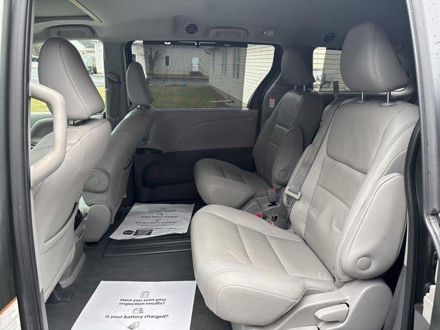 2020 Toyota Sienna XLE FWD 8-Passenger (Natl)
