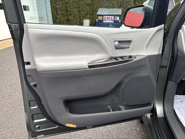 2020 Toyota Sienna XLE FWD 8-Passenger (Natl)