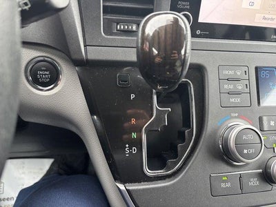 2020 Toyota Sienna XLE FWD 8-Passenger (Natl)