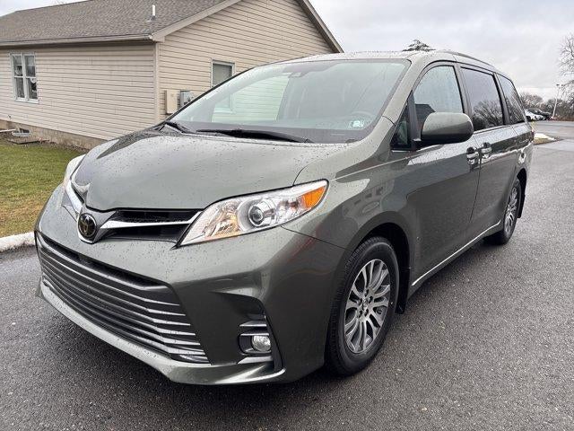 2020 Toyota Sienna XLE FWD 8-Passenger (Natl)